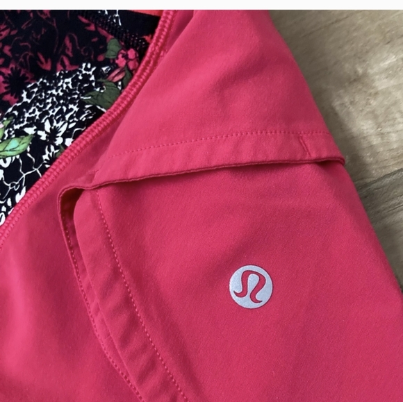 [Lululemon] Speed Up Short *2.5" Fuchsia Pink / Zen Garden Multi 6 like new - Picture 2 of 10